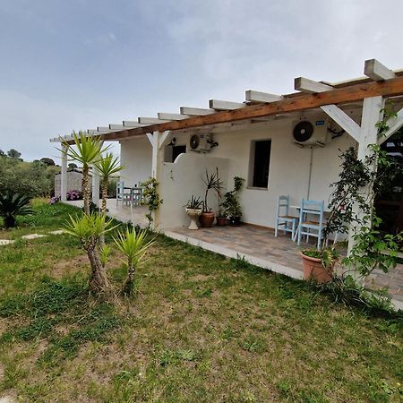 Hotel La fragola in Campagna San Pantaleo Esterno foto