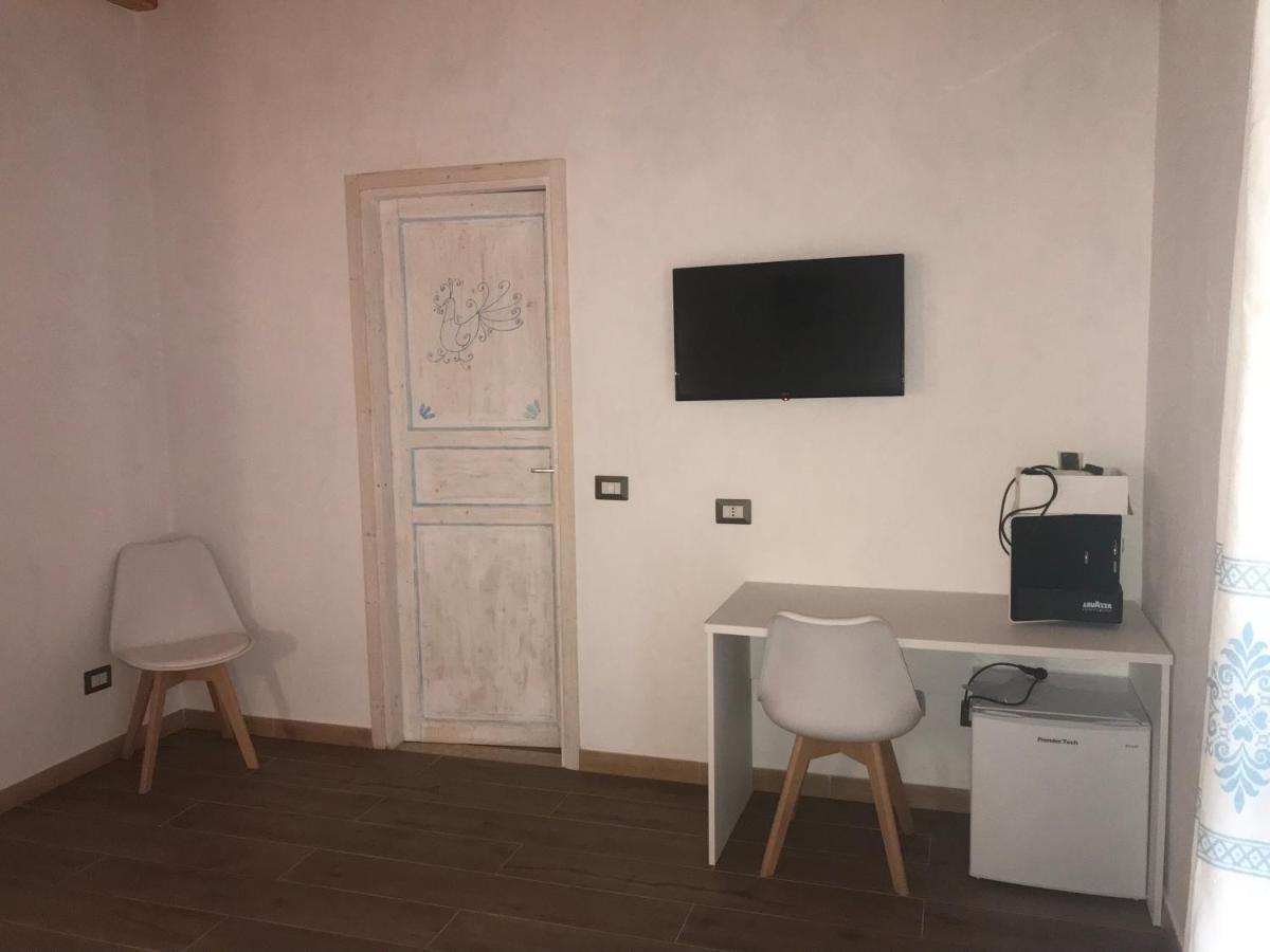 Hotel La fragola in Campagna San Pantaleo Esterno foto
