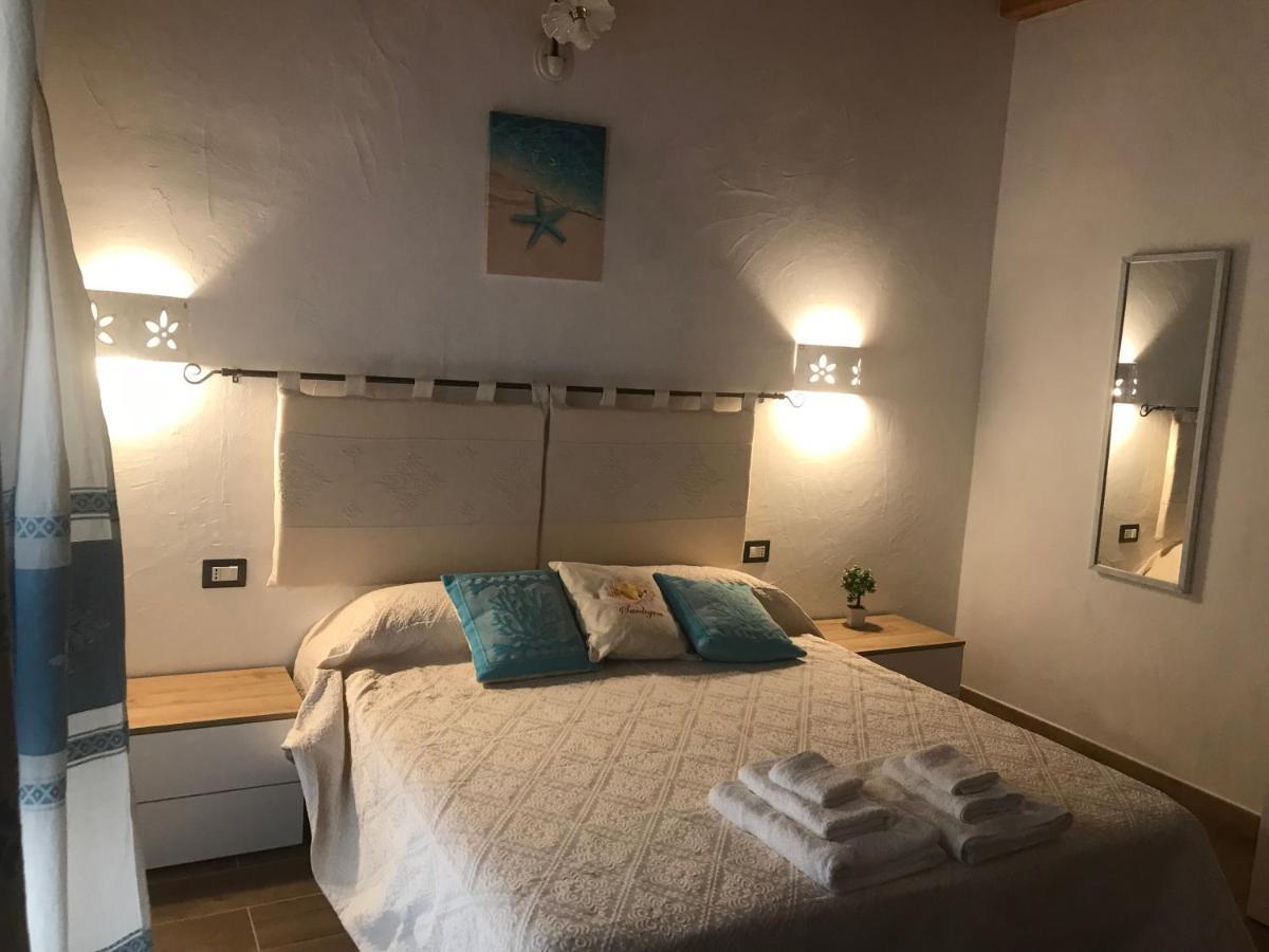 Hotel La fragola in Campagna San Pantaleo Esterno foto