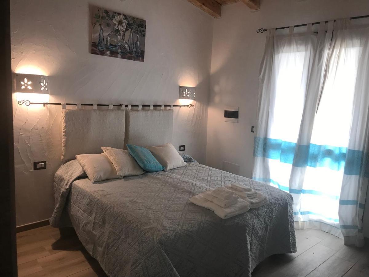 Hotel La fragola in Campagna San Pantaleo Esterno foto