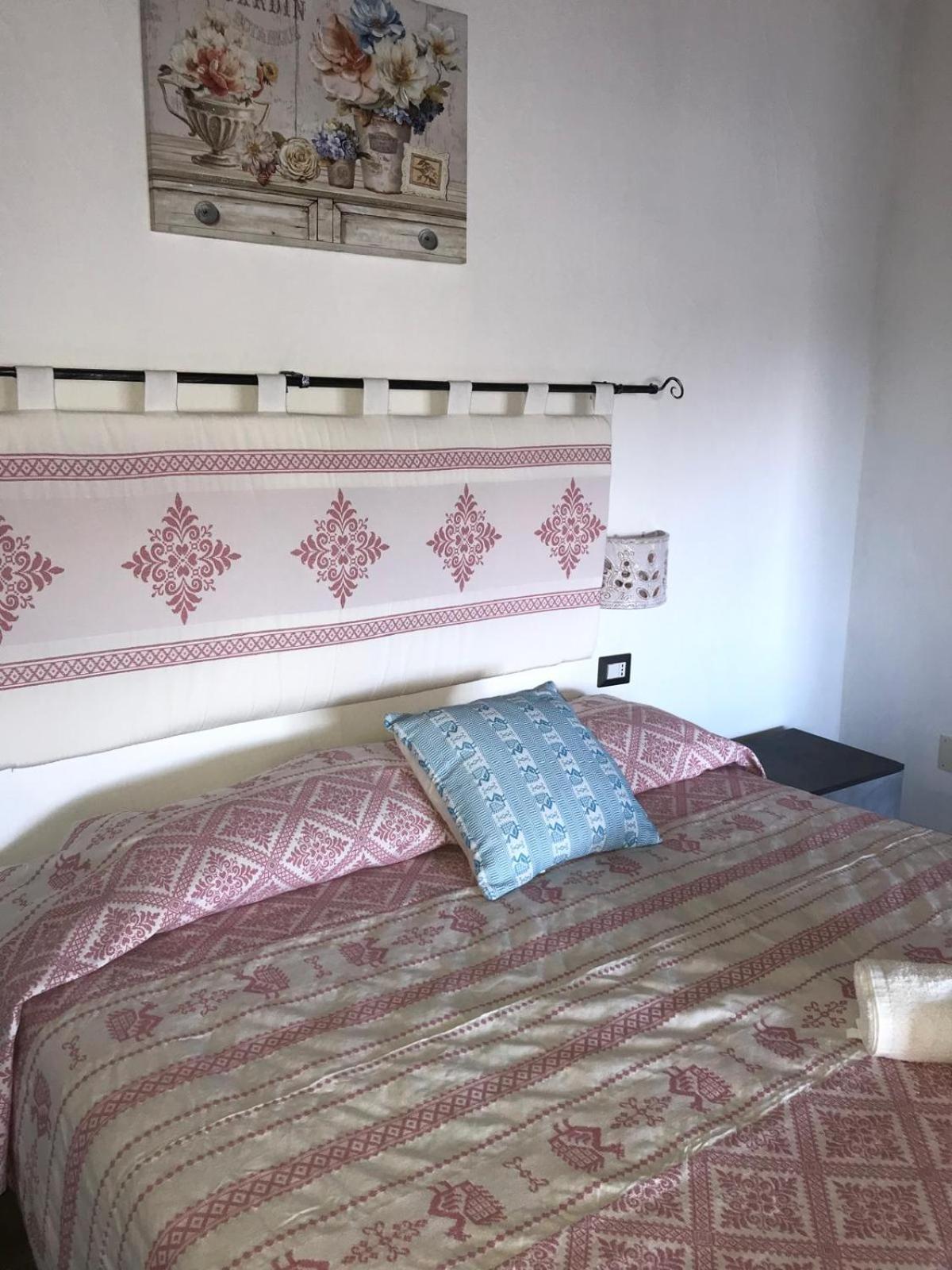 Hotel La fragola in Campagna San Pantaleo Esterno foto