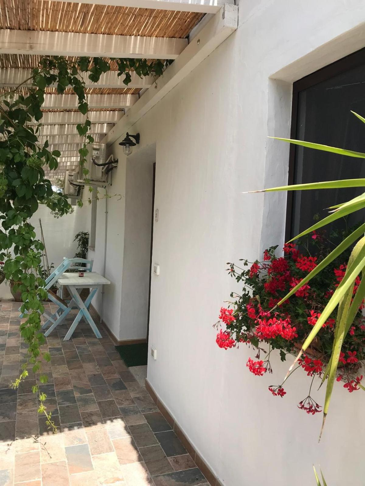 Hotel La fragola in Campagna San Pantaleo Esterno foto