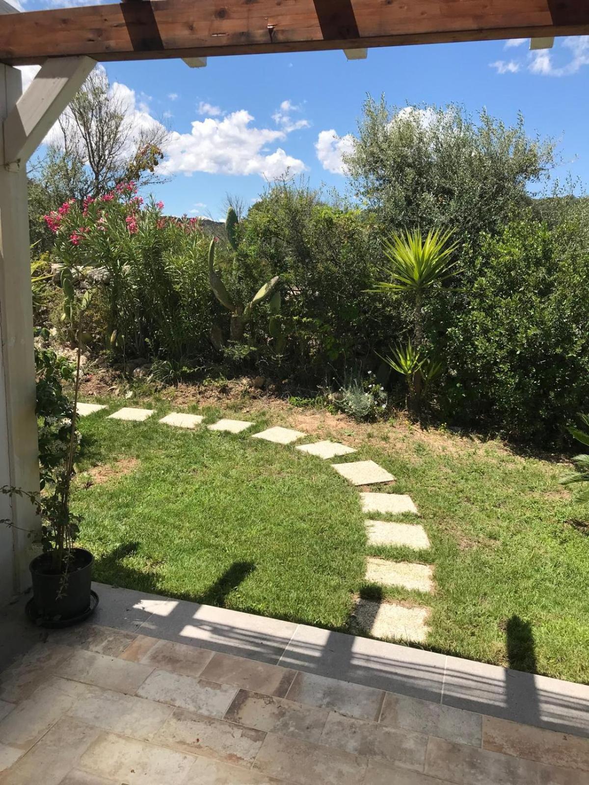 Hotel La fragola in Campagna San Pantaleo Esterno foto