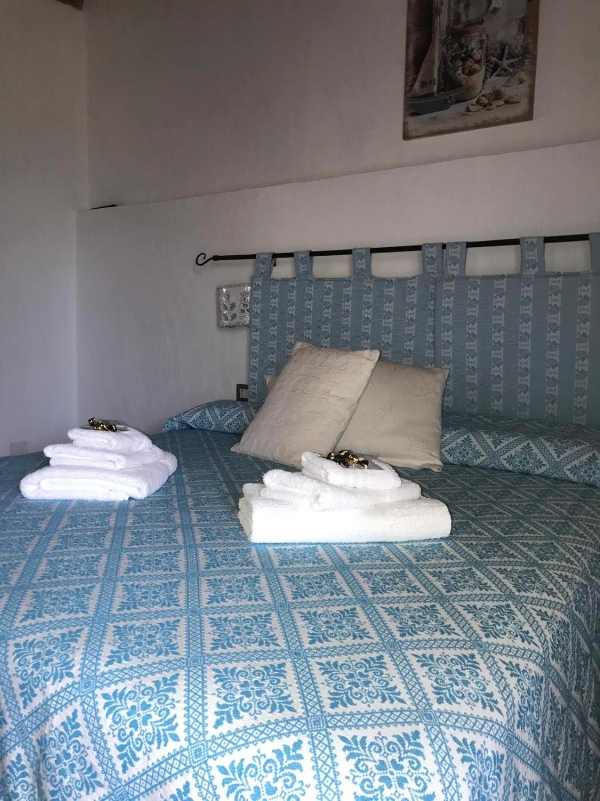 Hotel La fragola in Campagna San Pantaleo Esterno foto